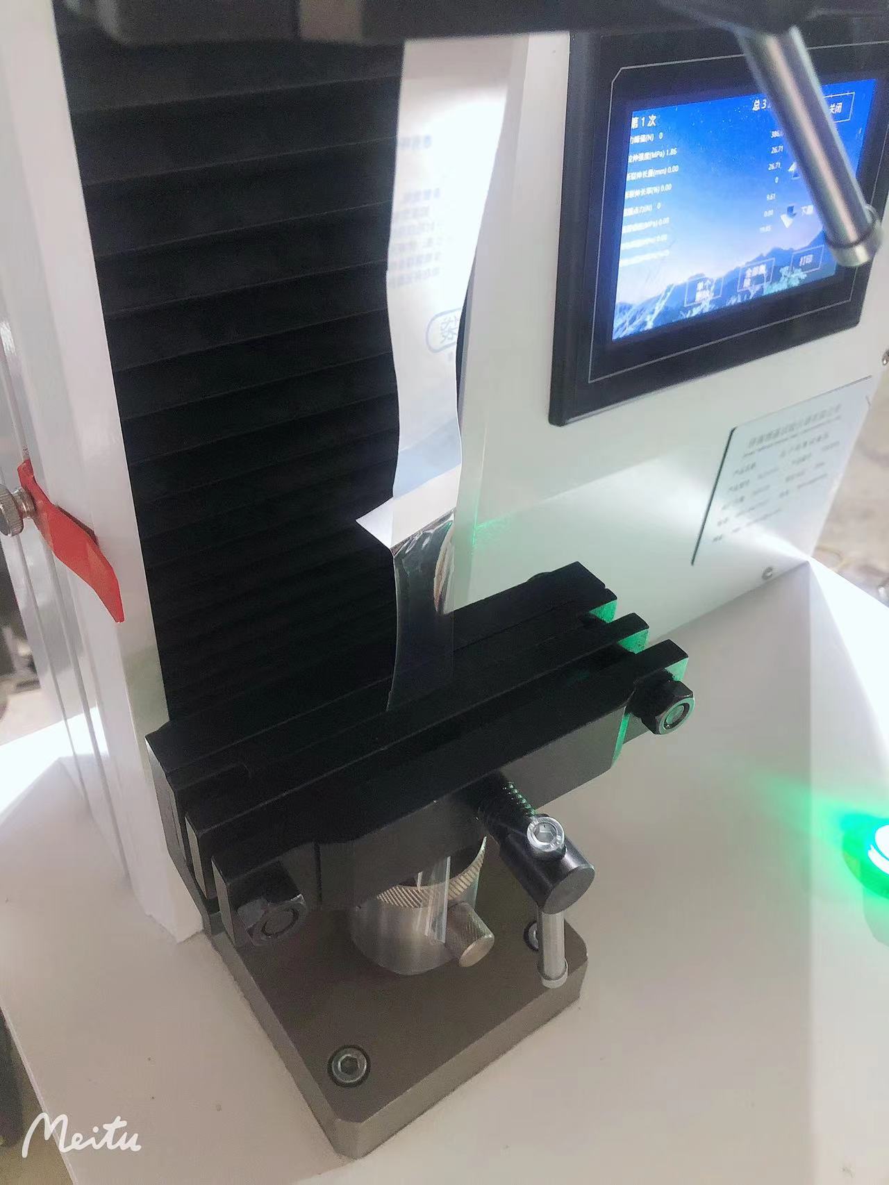 1659060753608469.jpg 1-1口罩隔離防護服抗拉強度試驗機1.jpg